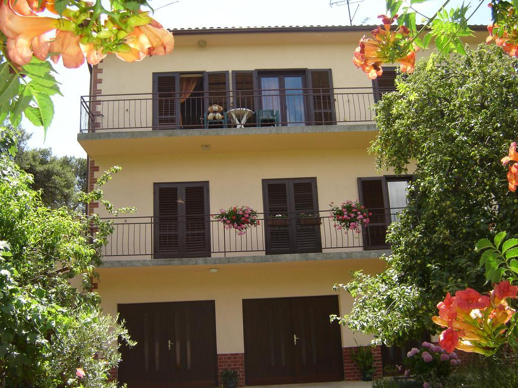 Apartments Grgorinic بولا المظهر الخارجي الصورة
